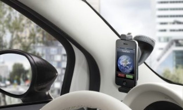 ausgezeichnete tomtom auto universalhalterung und ladegerat mit freisprechanlage fur apple iphones inkl tomtom navigations app mit westeuropa karte bild